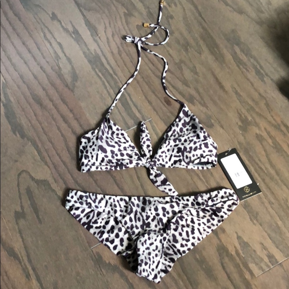 Vix Blackâ and White Leopard Bikini top